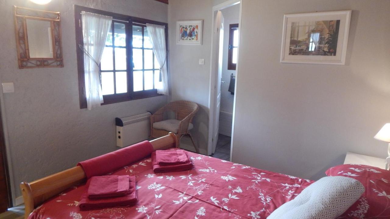 The Petite Chalet Chambre D'Hotes L'Isle-Jourdain  Экстерьер фото